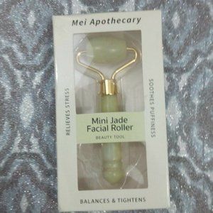 Mei Apothecary Mini Jade Facial Roller Beauty Tool
